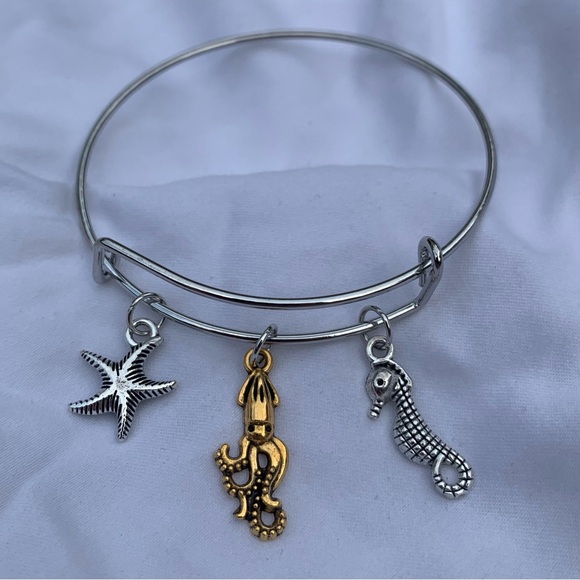 Brand New! Handmade! Adjustable Charm Bangle Bracelet! - Picture 2 of 5